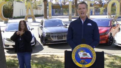 Gavin Newsom - California governor signs order to ban gas-powered cars and trucks - fox29.com - state California - city Sacramento