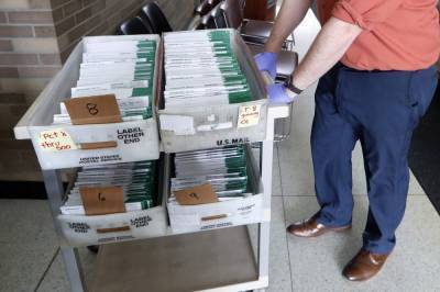 U.S.Postal - Records: Mail delivery lags behind targets as election nears - clickorlando.com - city Detroit - state Michigan