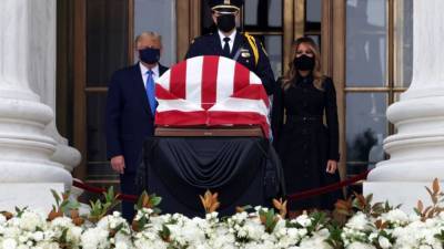 Donald Trump - Melania Trump - Justice Ruth Bader - Justice Ginsburg - President Trump pays respects to late Supreme Court Justice Ginsburg - fox29.com - Washington