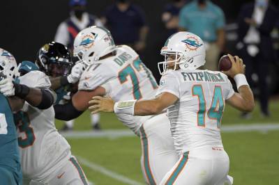 Ryan Fitzpatrick - Fitzpatrick throws 2 TDs, rushes for 1 TD in Miami’s win against Jacksonville - clickorlando.com - state Florida - city Seattle - county Miami - city Jacksonville, state Florida