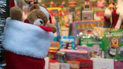 Boredom prompts half of Americans to start holiday shopping early, study claims - fox29.com - Usa