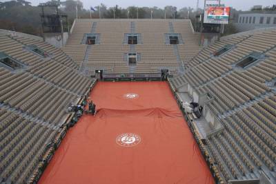 Roland Garros - Petra Kvitova - The Latest: Rain disrupts French Open, except under new roof - clickorlando.com - France