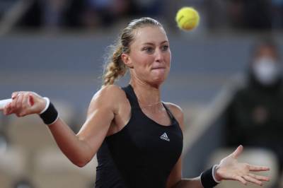 Laura Siegemund - French Open: Mladenovic collapses again but blames umpire - clickorlando.com - Germany - France