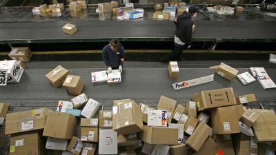 FedEx to hire 70,000 workers for 'unprecedented holiday shipping season' - fox29.com - Usa