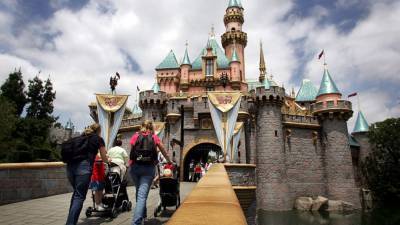 Josh Damaro - Disney to lay off 28,000 workers at its parks in California, Florida - fox29.com - Los Angeles - state California - state Florida