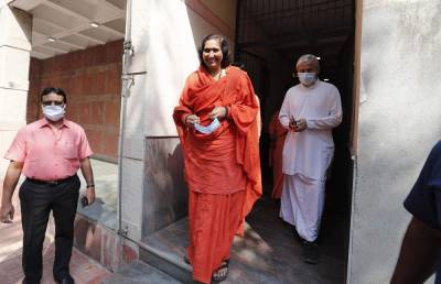 Indian court acquits all accused in razing of Babri mosque - clickorlando.com - India