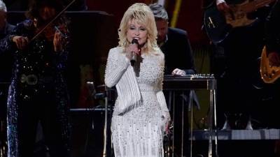 Dolly Parton’s Christmas movie to premiere on Netflix - clickorlando.com
