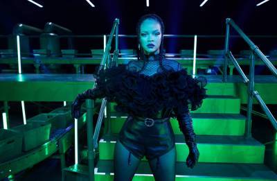 Travis Scott - Rihanna wants to cheer up a troubled world with fashion show - clickorlando.com - New York