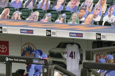 Pete Alonso - Mets honor Seaver with salute, jersey and dirt-smudged knee - clickorlando.com - New York - city New York