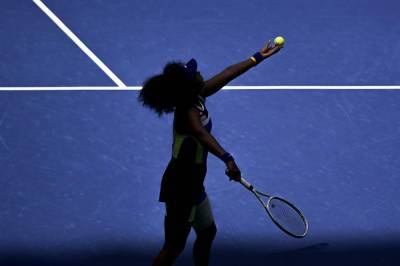 Naomi Osaka - Osaka tosses racket, overcomes test from teenager at US Open - clickorlando.com - New York - Usa