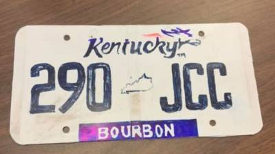 Kentucky police pull over driver after spotting drawn-on license plate - fox29.com - state Kentucky - city Louisville