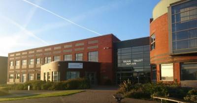 Entire year group at Wigan high school must self-isolate after confirmed coronavirus case - manchestereveningnews.co.uk