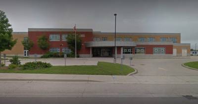 Waterloo school staff member tests positive for coronavirus, school reopens after cleaning - globalnews.ca