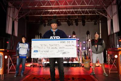 Gord Bamford Raises $100K For Mental Health Charities From Drive-In Concert Series - etcanada.com