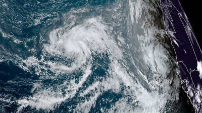 Rene re-strengthens into tropical storm, still on track to become hurricane - fox29.com - county Atlantic - Cape Verde