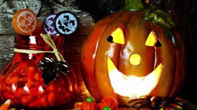 Excited for Halloween? LA County health officials say no trick-or-treating, parties or haunted houses - fox29.com - Los Angeles - state Health - county Los Angeles