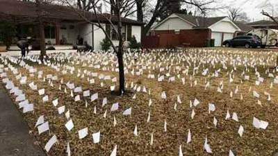 'Not just a number': Woman places flags in front yard to honor those who died from COVID-19 - fox29.com - state Oklahoma - city Oklahoma City