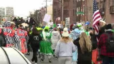 Protesters dressed in Mummers garb march to defy Kenney, parade cancelation - fox29.com - county Day - city Philadelphia - Philadelphia, county Day