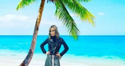 Amanda Holden - Amanda Holden Photoshops herself onto the beach after Covid cancelled her holiday - mirror.co.uk - Britain - Maldives