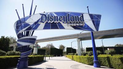 Disneyland to Host COVID-19 Vaccine "Super" Site - hollywoodreporter.com - county Orange