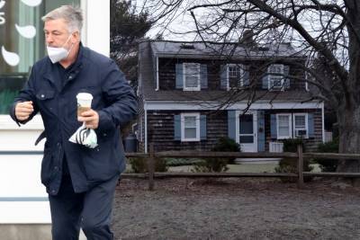 Alec Baldwin - Hilaria Baldwin - Alec Baldwin staying in separate house from Hilaria over COVID concerns - nypost.com - Spain