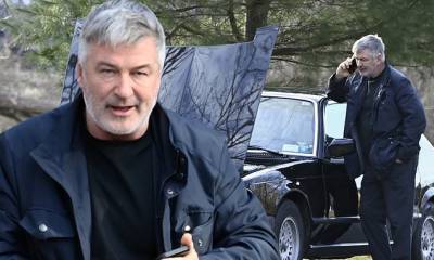 Alec Baldwin - Alec Baldwin's car breaks down amid claims he's at 'separate house from Hilaria over COVID concerns' - dailymail.co.uk - New York - city New York - county Island - county Long - county Hampton