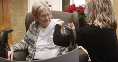Coronavirus vaccine a ‘light at the end of the tunnel’ for LTC homes - globalnews.ca - Canada