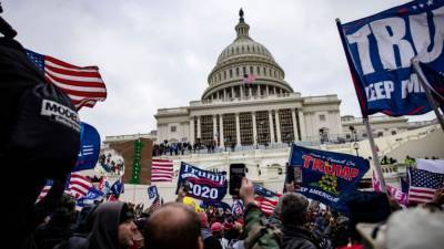 Capitol Police 'looking at' reports of members giving tours in days before riot: source - fox29.com - Washington