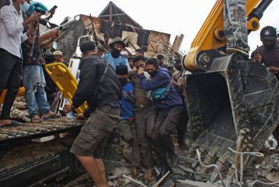 Damaged roads, lack of gear hinder Indonesia quake rescue - clickorlando.com - Indonesia - city Jakarta