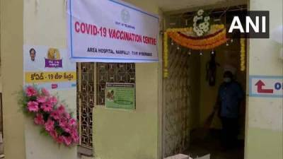 Narendra Modi - Eatala Rajender - Kishan Reddy - Covid vaccine rollout begins in Telangana: Woman sanitation worker receive 1st dose - livemint.com