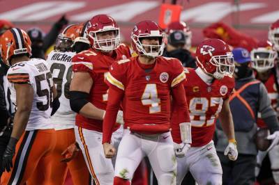 Patrick Mahomes - Andy Reid - After losing Mahomes, Chiefs and Henne hold off Browns 22-17 - clickorlando.com - state Missouri - county Cleveland - Chad - county Brown - city Kansas City, state Missouri
