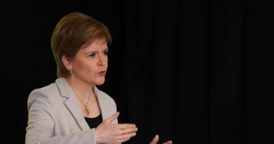 Nicola Sturgeon appeals to Scots to 'roll up their sleeves' as soon as they are offered covid vaccine - dailyrecord.co.uk - Scotland