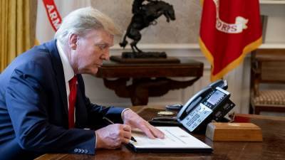 Trump may issue as many as 100 commutations, pardons before term ends - fox29.com - Washington