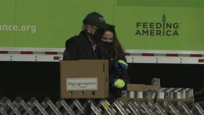 Joe Biden - Jill Biden - Martin Luther-King - Biden spends MLK Day of Service assembling food boxes at Philabundance - fox29.com - city Philadelphia