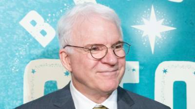 Steve Martin - Steve Martin Celebrates His COVID-19 Vaccination By Reminding Fans He's Old - hollywoodreporter.com - Usa