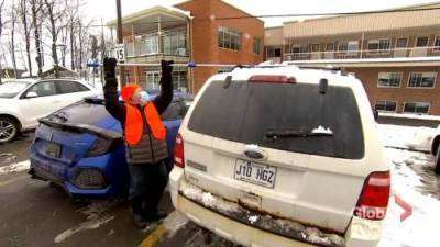 Raquel Fletcher - Good Samaritan removes snow from hundreds of vehicles at Montreal-area hospitals - globalnews.ca
