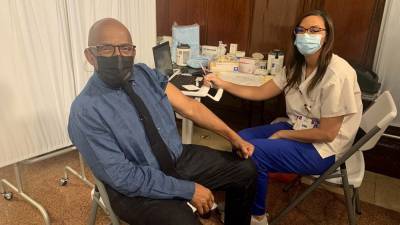 Al Roker Receives COVID-19 Vaccine Live on 'Today' Show - hollywoodreporter.com - New York - county Hill - city Lenox, county Hill