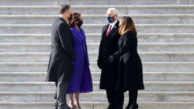 Donald Trump - Mike Pence - Joe Biden - Kamala Harris - Doug Emhoff - Vice President Kamala Harris bids farewell to predecessor Mike Pence in ‘honorary departure’ - fox29.com - Washington