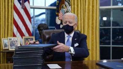Donald Trump - Joe Biden - On first full day in WH, Joe Biden to sign 10 executive orders to combat Covid - livemint.com - Usa - Washington