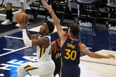 Donovan Mitchell - Rudy Gobert - Mike Conley - Bojan Bogdanovic - Jazz rout Warriors for 8th straight; Curry now 2nd in 3s - clickorlando.com - city Salt Lake City - state Utah