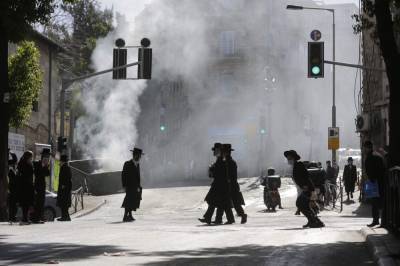 Israeli police, ultra-Orthodox protesters clash over schools - clickorlando.com - Israel - city Jerusalem