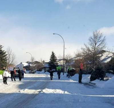 ‘Idiots’ protest at Saskatchewan chief medical health officer’s home: Moe - globalnews.ca