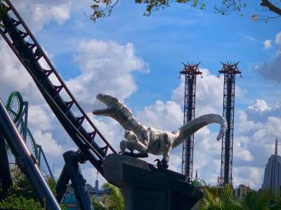 Harry Potter - More dinosaur statues arrive at Universal’s Jurassic World Velocicoaster - clickorlando.com