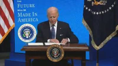 Joe Biden - Biden signs executive order enacting ‘Buy American’ plan - globalnews.ca - Usa
