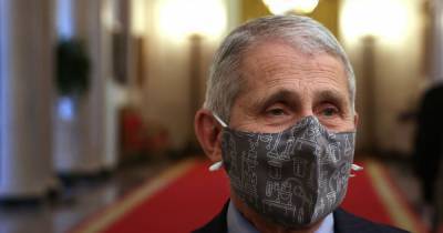 Donald Trump - Anthony Fauci - Joe Biden - Top US coronavirus expert recommends "double masking" - wearing two masks not one - mirror.co.uk - Usa