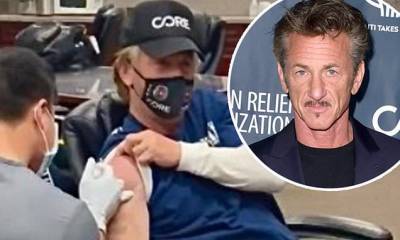 Sean Penn - Sean Penn, 60, calls himself a 'lucky man' after getting the coronavirus vaccine - dailymail.co.uk - Los Angeles - city Los Angeles