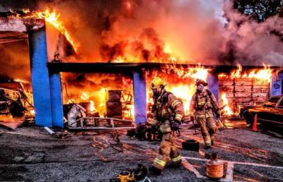 1 hospitalized after fire engulfs Belleview mechanic shop - clickorlando.com - state Florida - county Marion