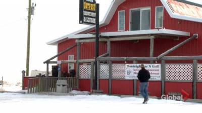 Carolyn Kury De-Castillo - COVID-19: Rural Alberta businesses open for in-person dining despite restrictions - globalnews.ca