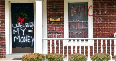 Nancy Pelosi - Mitch Macconnell - Vandals spray paint McConnell, Pelosi homes after $2K coronavirus relief bill fails - globalnews.ca - San Francisco - state Kentucky