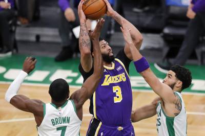 Anthony Davis - Jaylen Brown - Jayson Tatum - Daniel Theis - Marcus Smart - Anthony Davis scores 27, Lakers hold off Celtics 96-95 - clickorlando.com - Los Angeles - city Boston - city Detroit